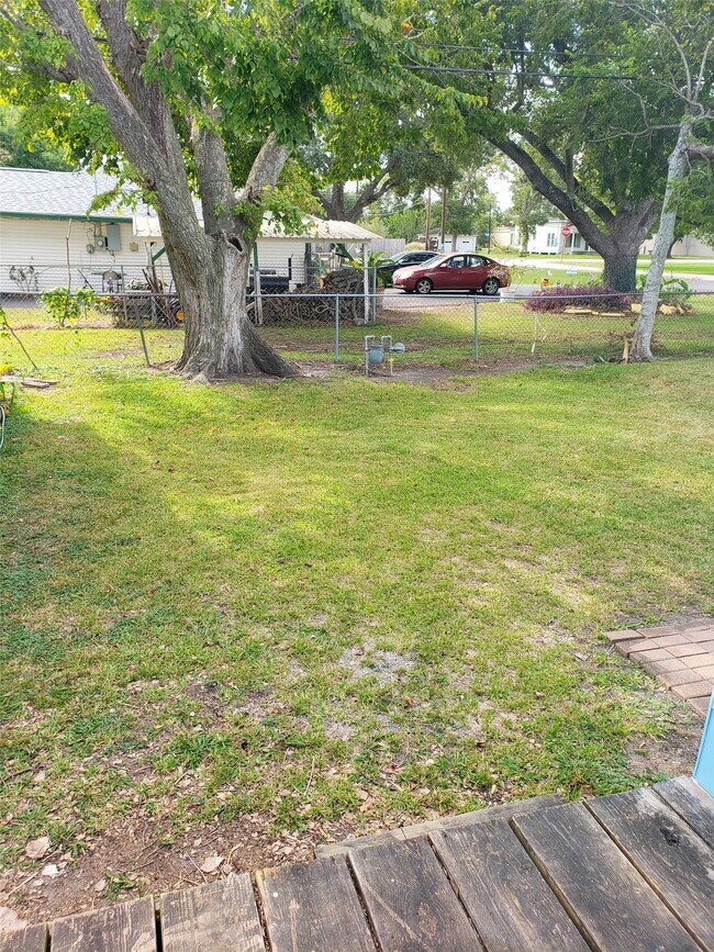 Building Photo - 2506 N Pearland Ave