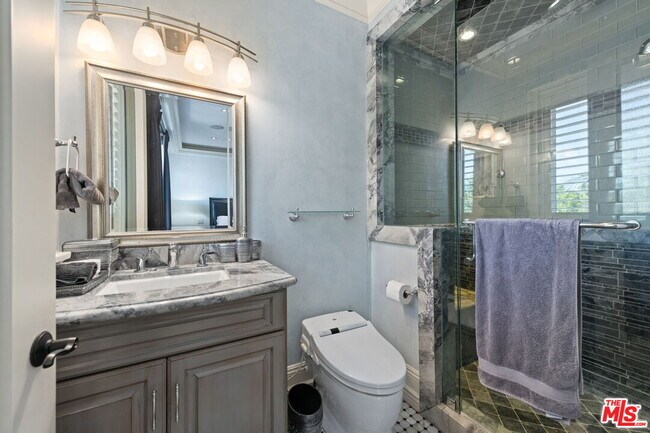 Building Photo - 2023 Parnell Ave