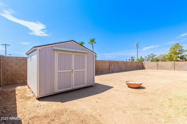 Building Photo - 5449 W Sierra St