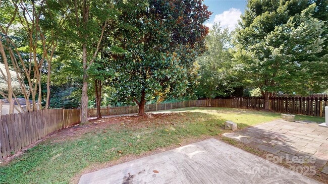 Building Photo - 1838 Chinchester Ln
