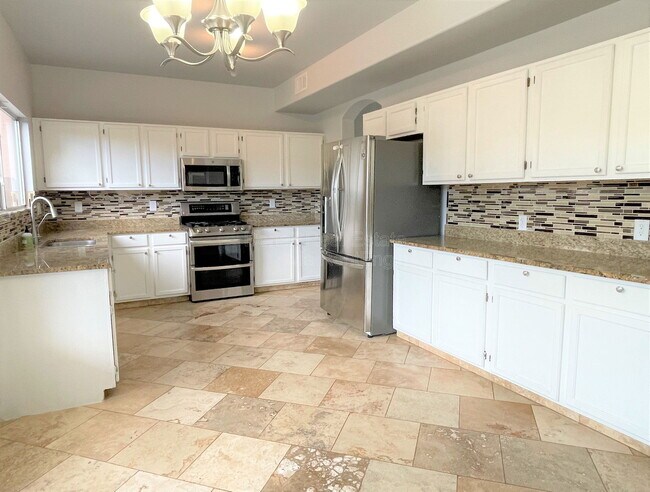 Building Photo - 5164 W Ross Dr