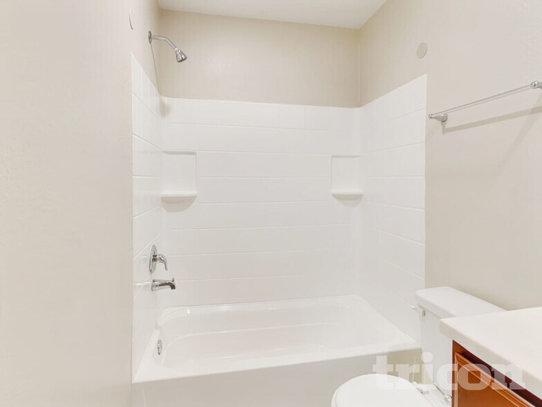 Building Photo - 832 Painted Bison Dr