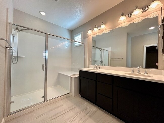 Building Photo - Beautiful Modern 3 Bedroom With Solar! - Apply Today!