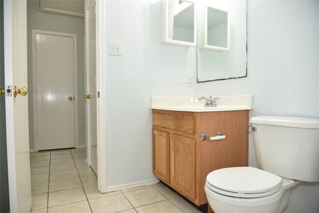 Building Photo - 10406 Sutter Glen Ln