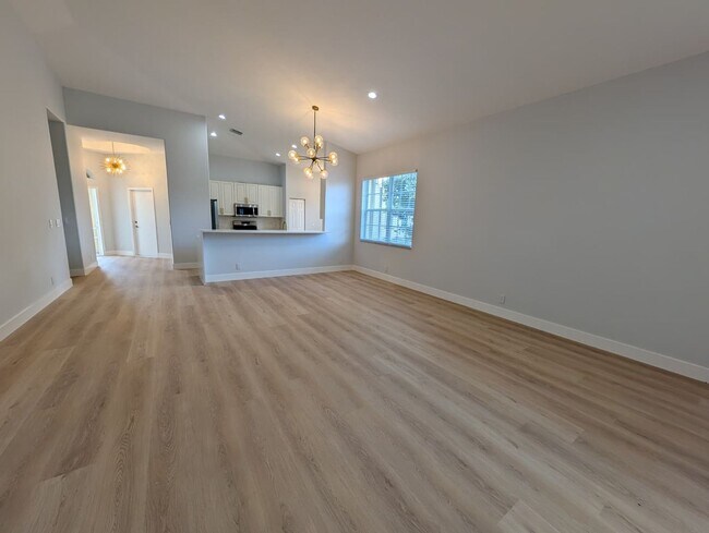 Building Photo - Luxury-Style 3BR Home in Prime West Palm Beach Location