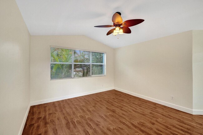Building Photo - 949 Jade Ct