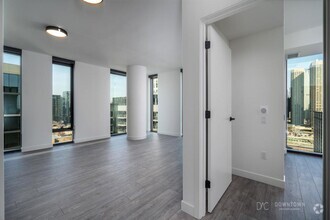 Building Photo - 2 bedroom in Chicago IL 60607