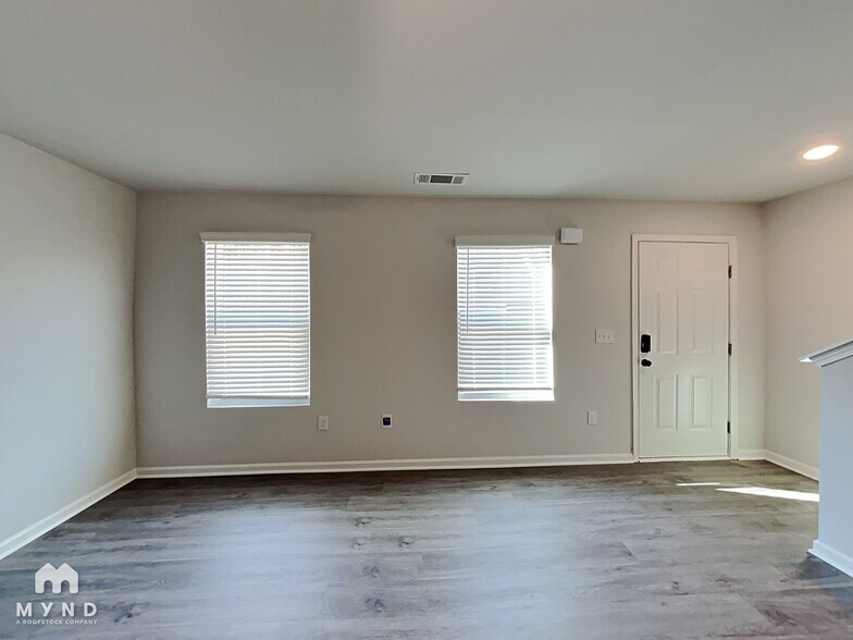 Building Photo - 1832 Carrington Dr