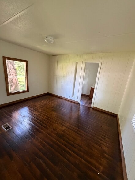 Building Photo - 9929 Farris Loop