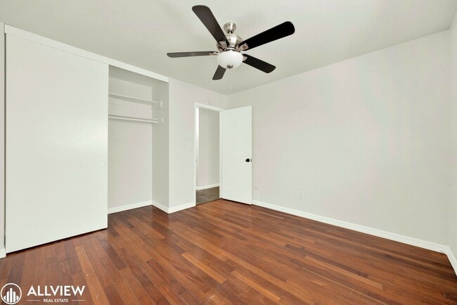 Building Photo - Golden Hill Gem: 2BR/1BA with Fireplace & ...
