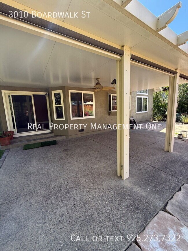 Building Photo - 3010 Boardwalk St