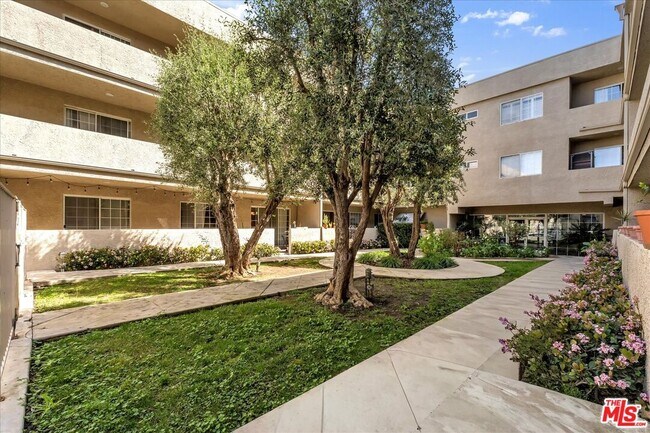 Building Photo - 4647 Willis Ave