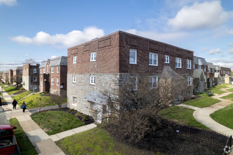 Building Photo - 430 Manheim St
