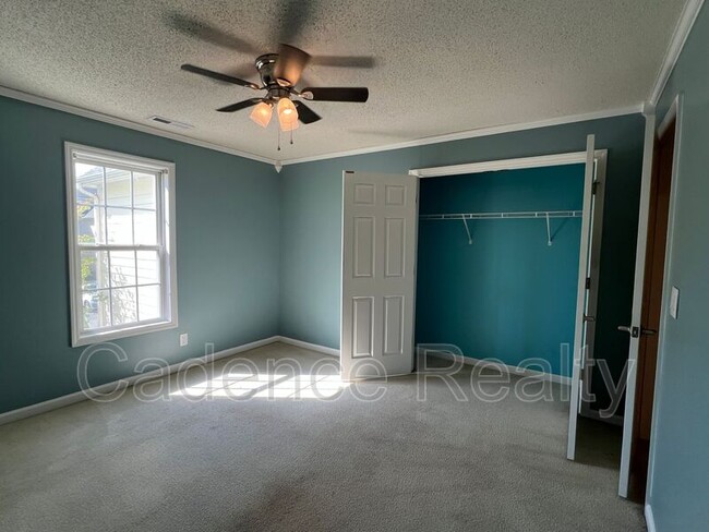 Building Photo - 5002 Hunters Trail