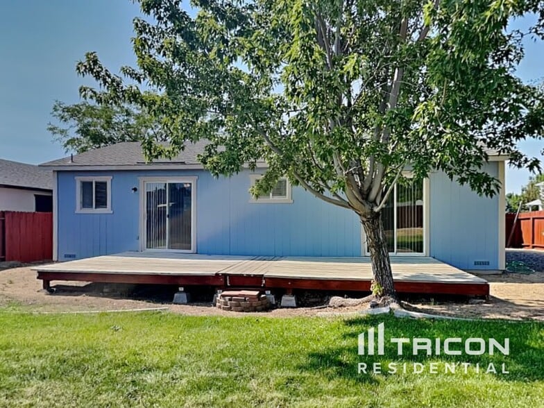 Building Photo - 5907 Poinsettia Ct