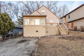 Building Photo - 529 N Prospect Dr