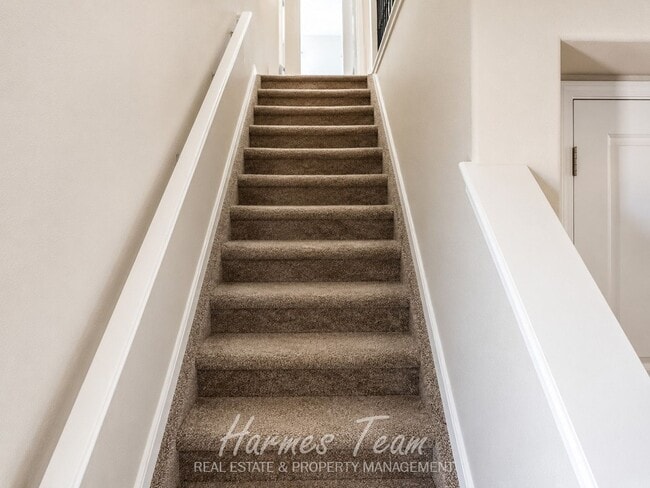 Building Photo - Beautiful 2 Bed Home | 2-Car Garage | Large Kitchen Island | Mountain Views