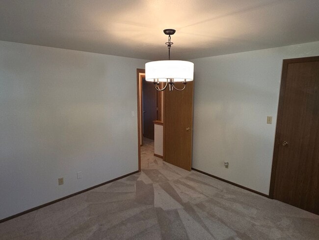Building Photo - Mt Pleasant 4 bedroom
