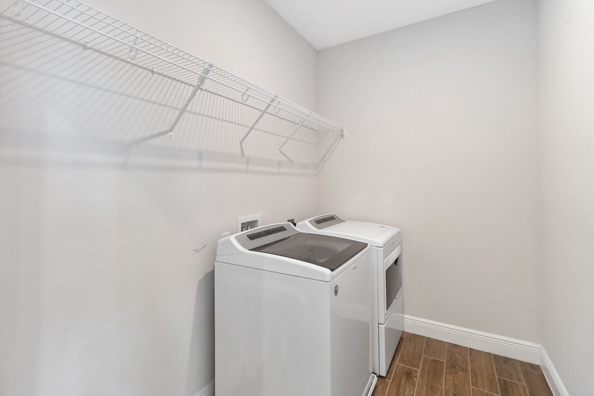laundry with W&D - 16753 Gullfloss Ter