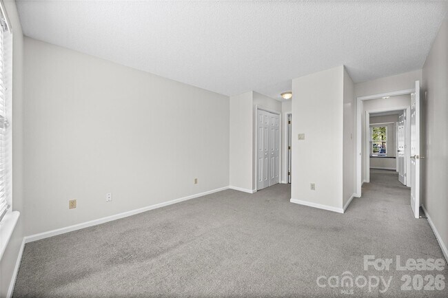 Building Photo - 2920 Iron Gate Ln