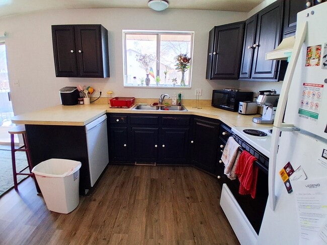 Building Photo - 1728 N 550 W