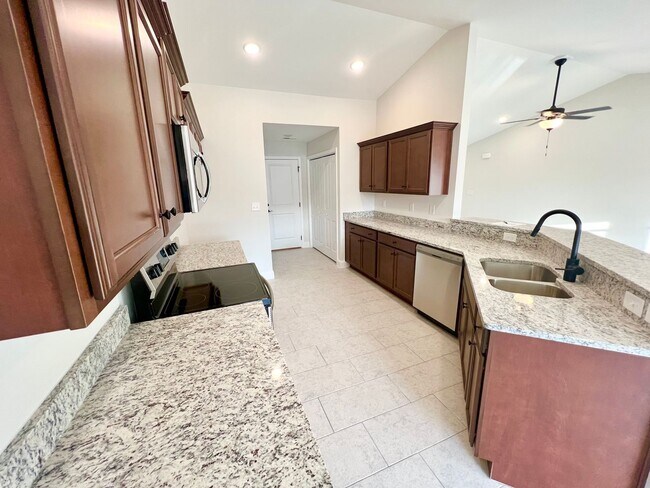 Building Photo - 232 Sage Cir