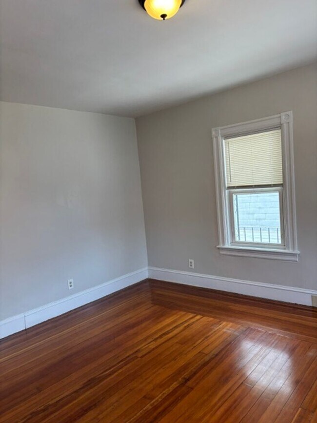 Building Photo - 63-65 Larch Street
