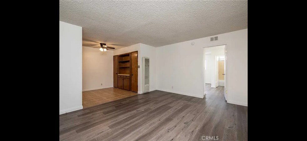 Building Photo - 2501 W Redondo Beach Blvd