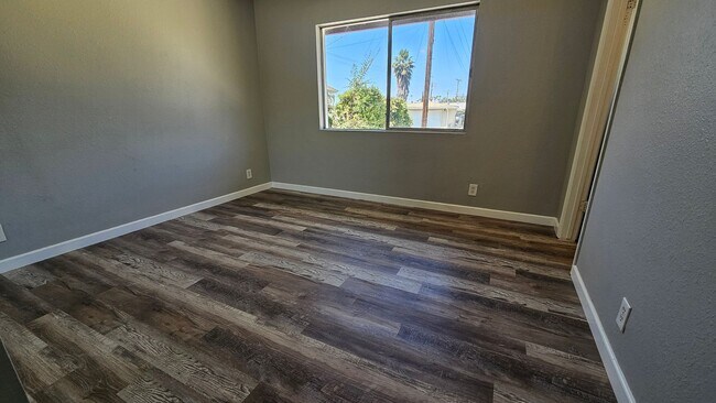 Building Photo - 3 bedroom 2 bath House in Escondido