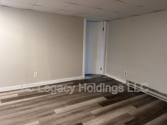 Building Photo - 388 Broaddus Ave