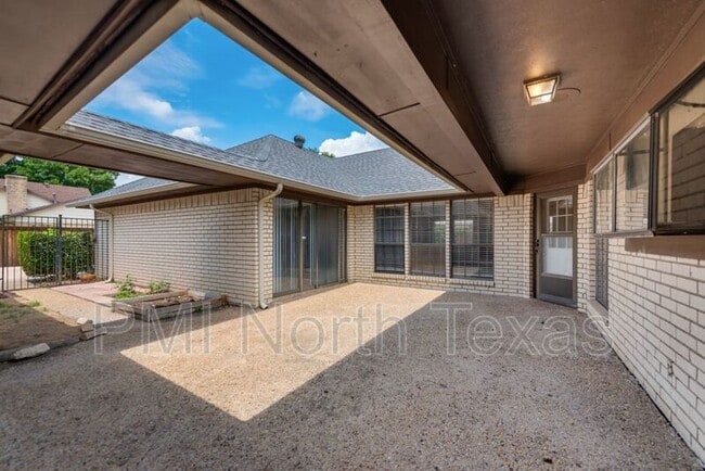 Building Photo - 3009 Malibu Pl