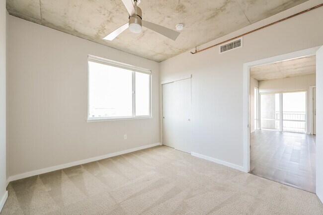 Building Photo - $2,200.00, 2 bed, 1bath located in the hea...