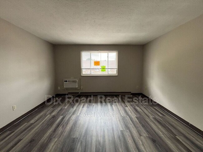 Building Photo - 430 Bellbrook Ave