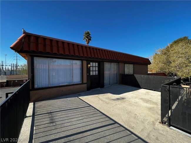 Building Photo - 6630 Bubbling Brook Dr