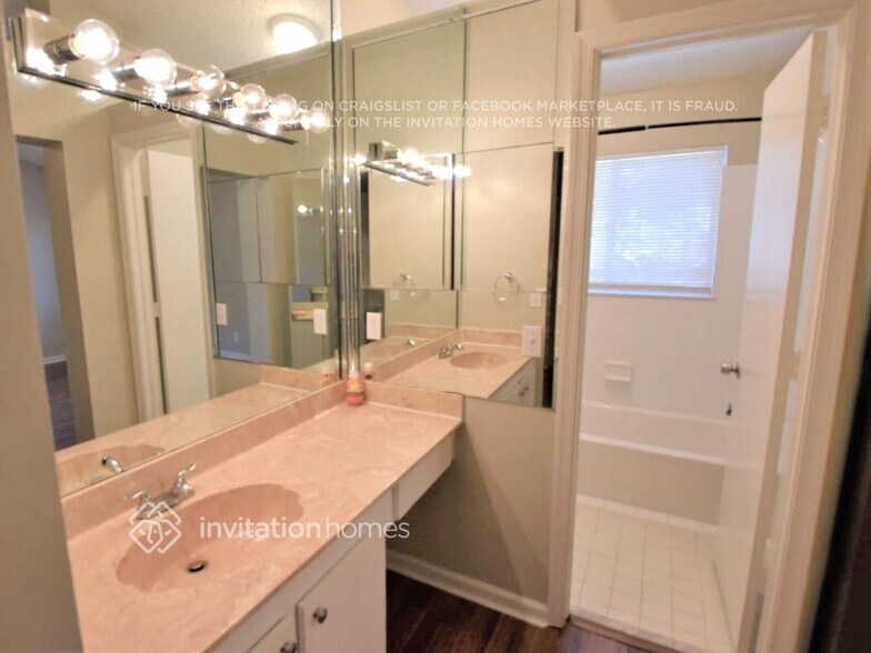 Building Photo - 2069 Discovery Cir E