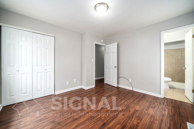 Building Photo - 1652 Roberta Ln