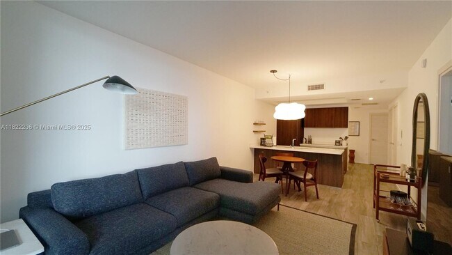Building Photo - 801 S Miami Ave