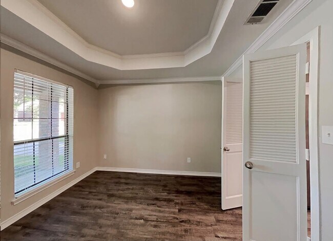 Building Photo - 614 Arbor Creek Dr