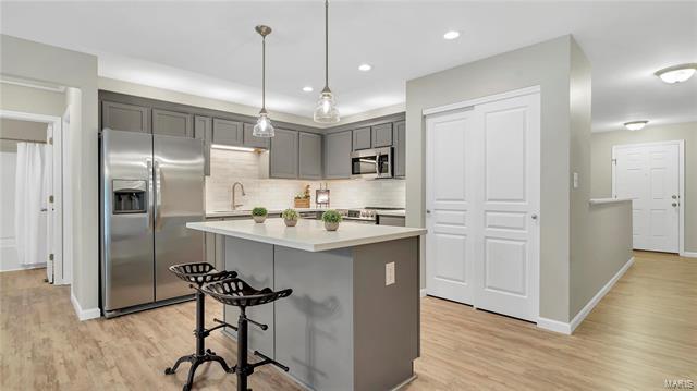 Building Photo - 551 Parkgate Dr