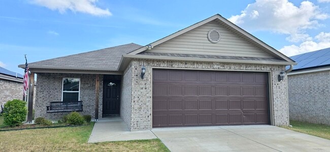 Primary Photo - 8700 Northwood Creek Dr