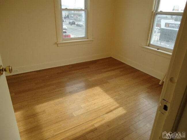 Building Photo - 386 New Brunswick Ave