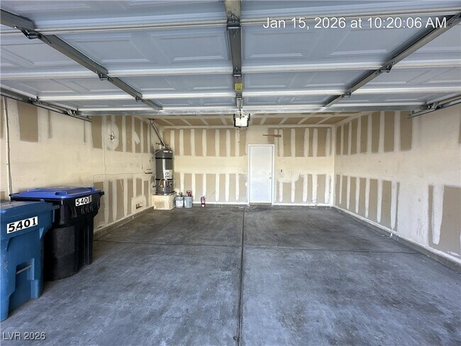 Building Photo - 5401 Goldenseal Ct