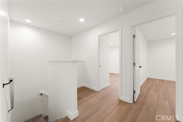 Building Photo - 902 S Hert St