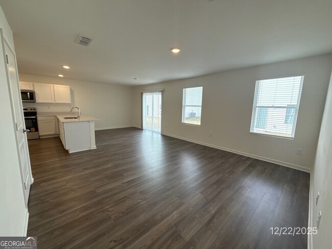 Building Photo - 487 Grand Magnolia St