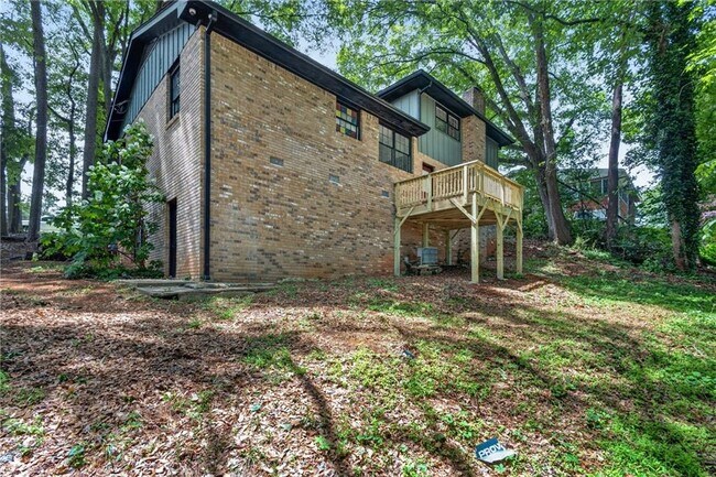 Building Photo - 2164 Riverbrook Rd