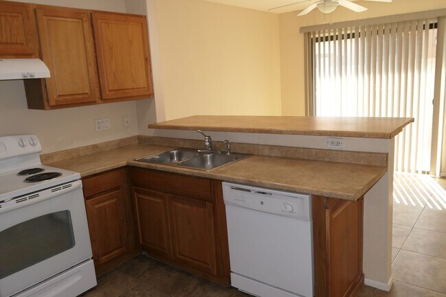 Building Photo - 5122 E Shea Blvd