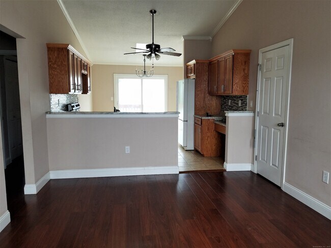 Building Photo - 89 Coleman St