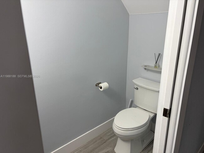 Building Photo - 14113 SW 120th Ct