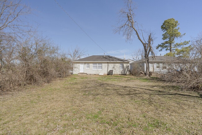 Building Photo - West Wallace Cottage