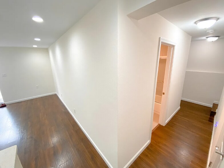 Building Photo - 29 Rockford Ave